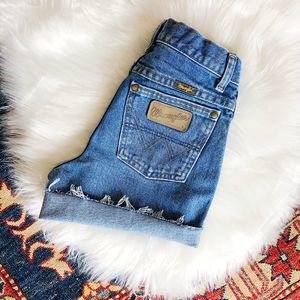WRANGLER VINTAGE HIGHWAISTED DENIM SHORTS